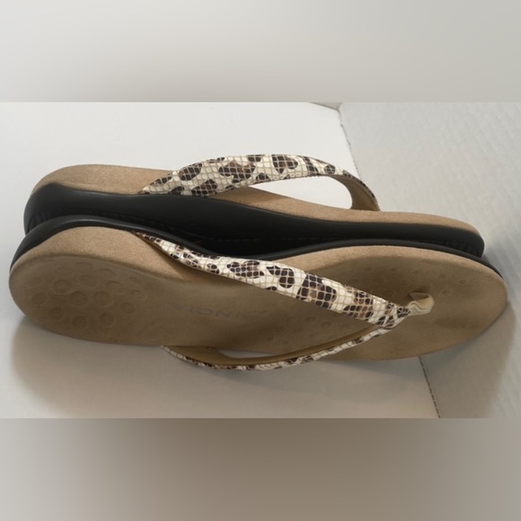 VIONIC Pre-Owned Women’s DillonToe post white leopard Flip Flop US Size 8.5-9 - Picture 4 of 9